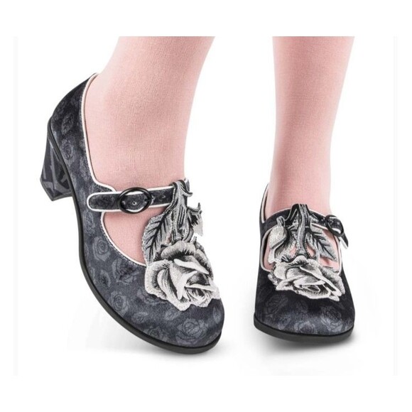 HOT CHOCOLATE DESIGNS Chocolaticas Tudor Mid Heels Mary Jane Pumps EU38 US8 Goth - Picture 1 of 14